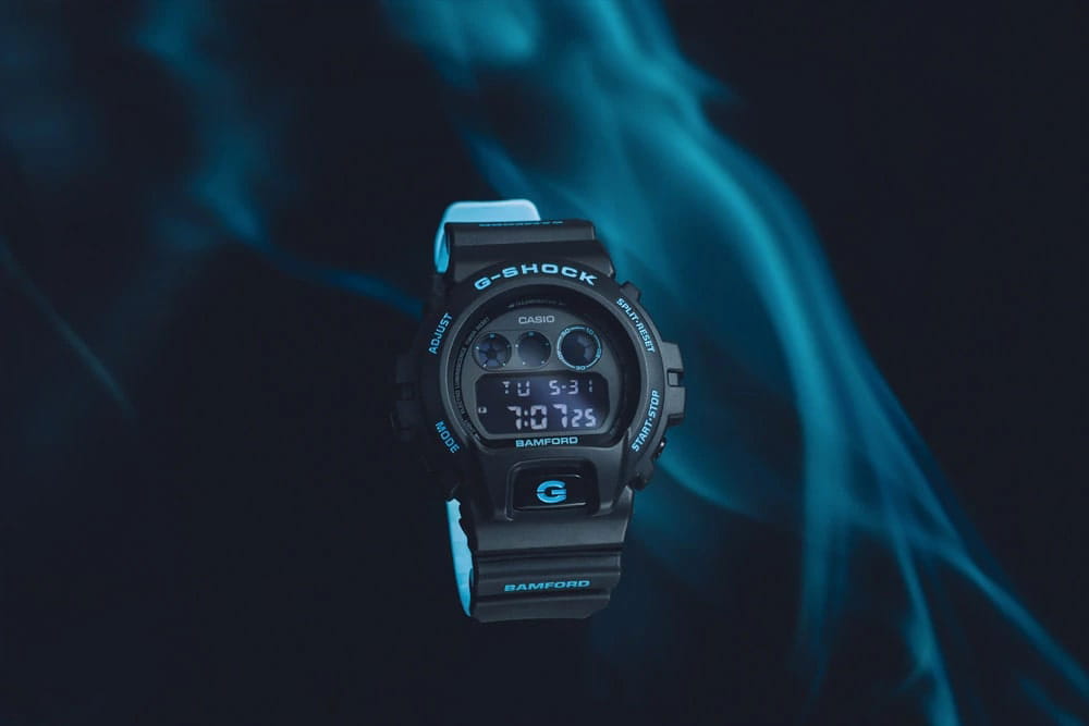 Casio Casio G-Shock DW-6900BWD-1DR, g-shock япония мужские часы на браслете пластик боковой вид