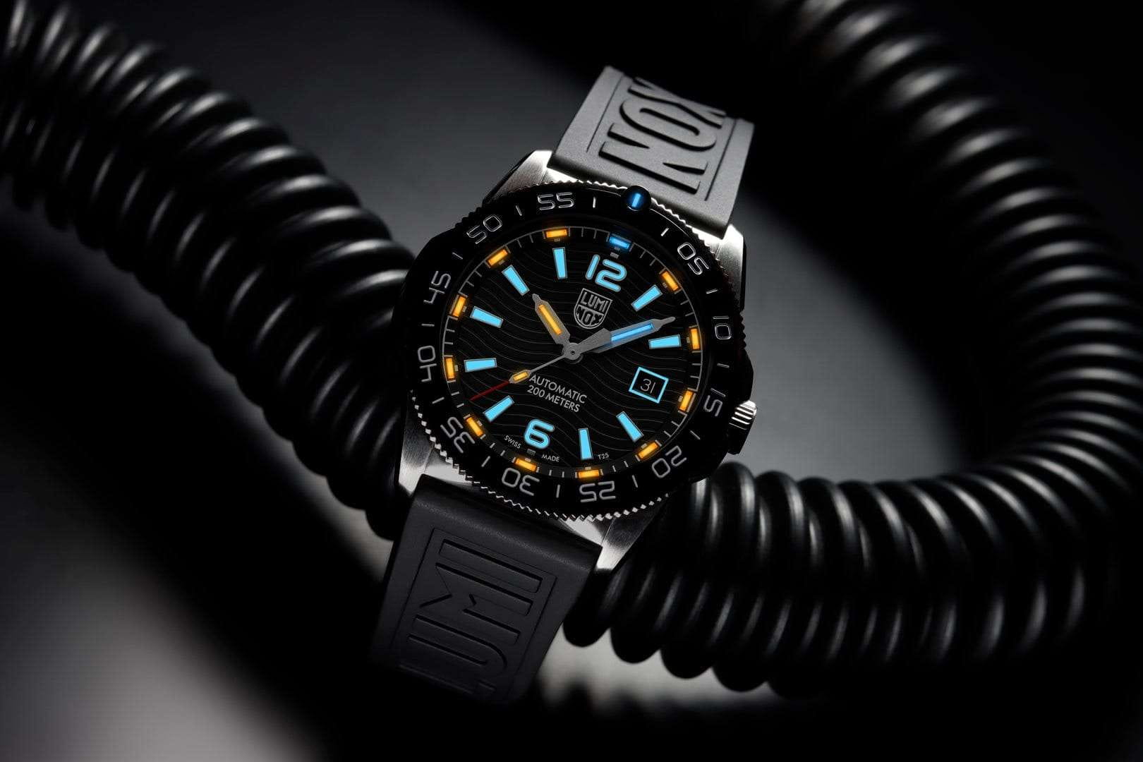 Luminox XS.3101 мужские часы застежка крупным планом