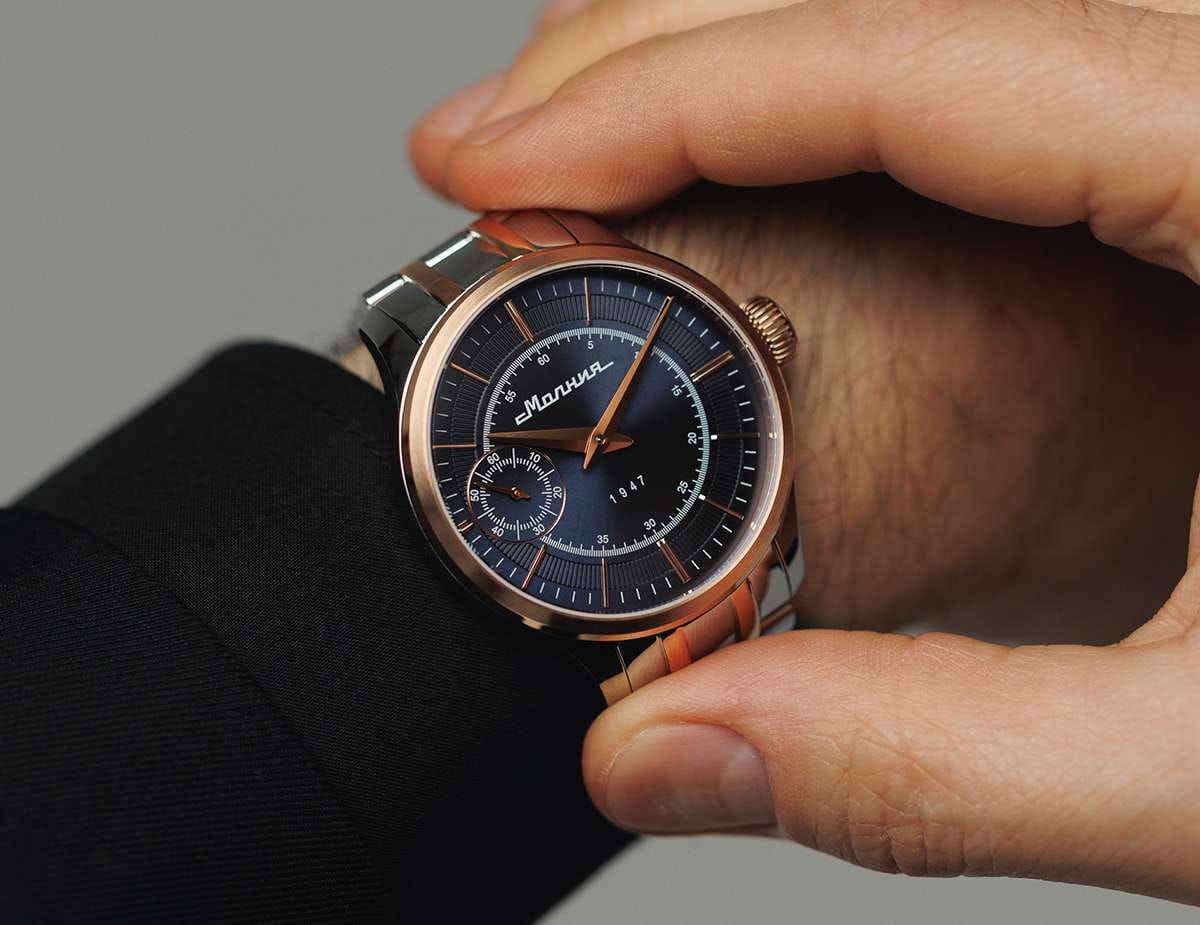 Молния Молния Дебют 0200103-1.0 механические мужские часы часы крупный план синий циферблата