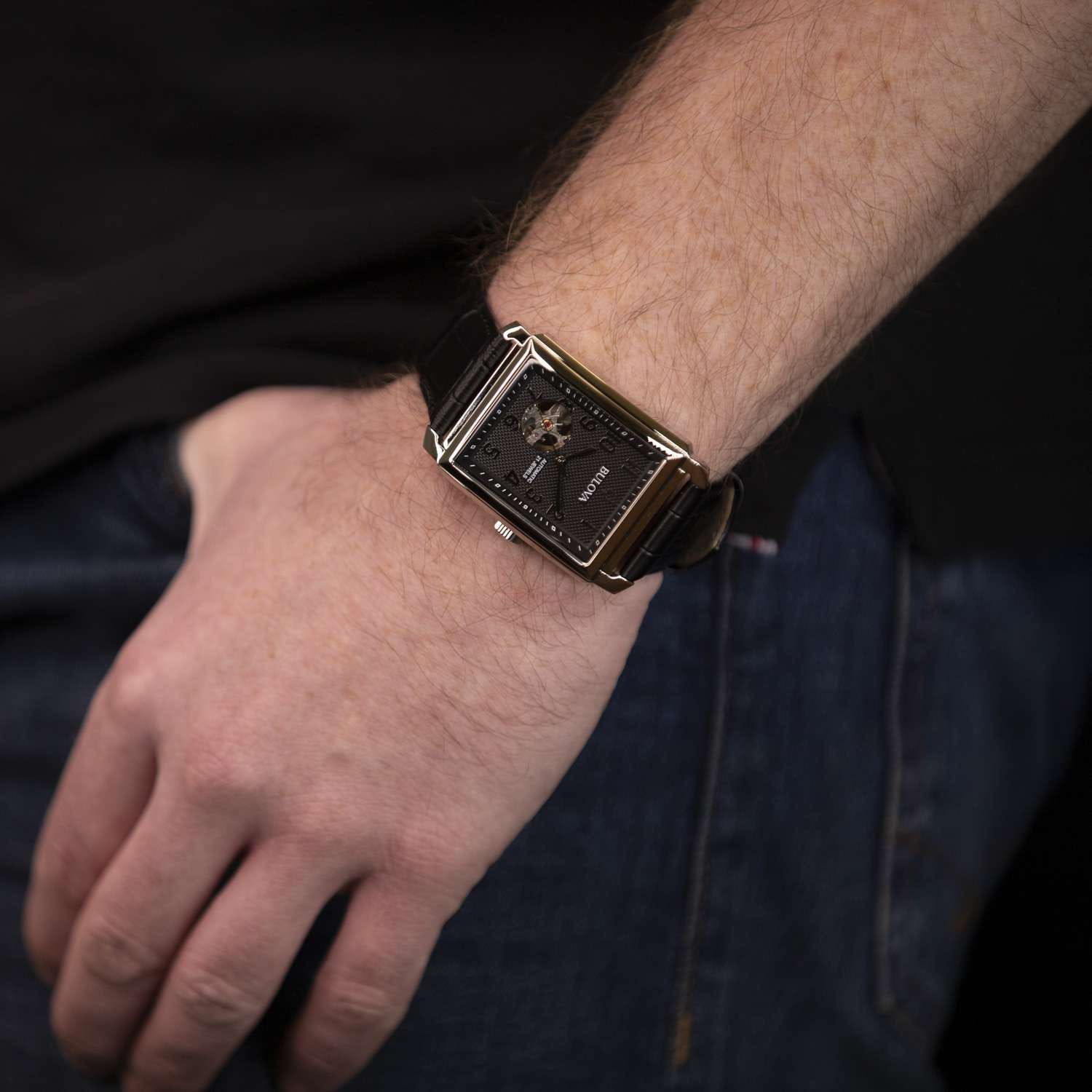 Bulova Bulova Sutton 96A269,  сша мужские часы на браслете кожаный боковой вид