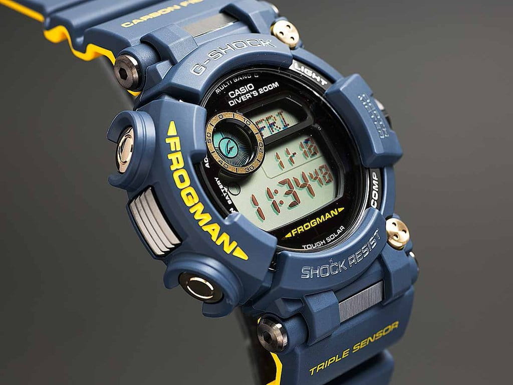 Casio Casio G-Shock GWF-D1000NV-2E Premium, наручные мужские часы фото под углом