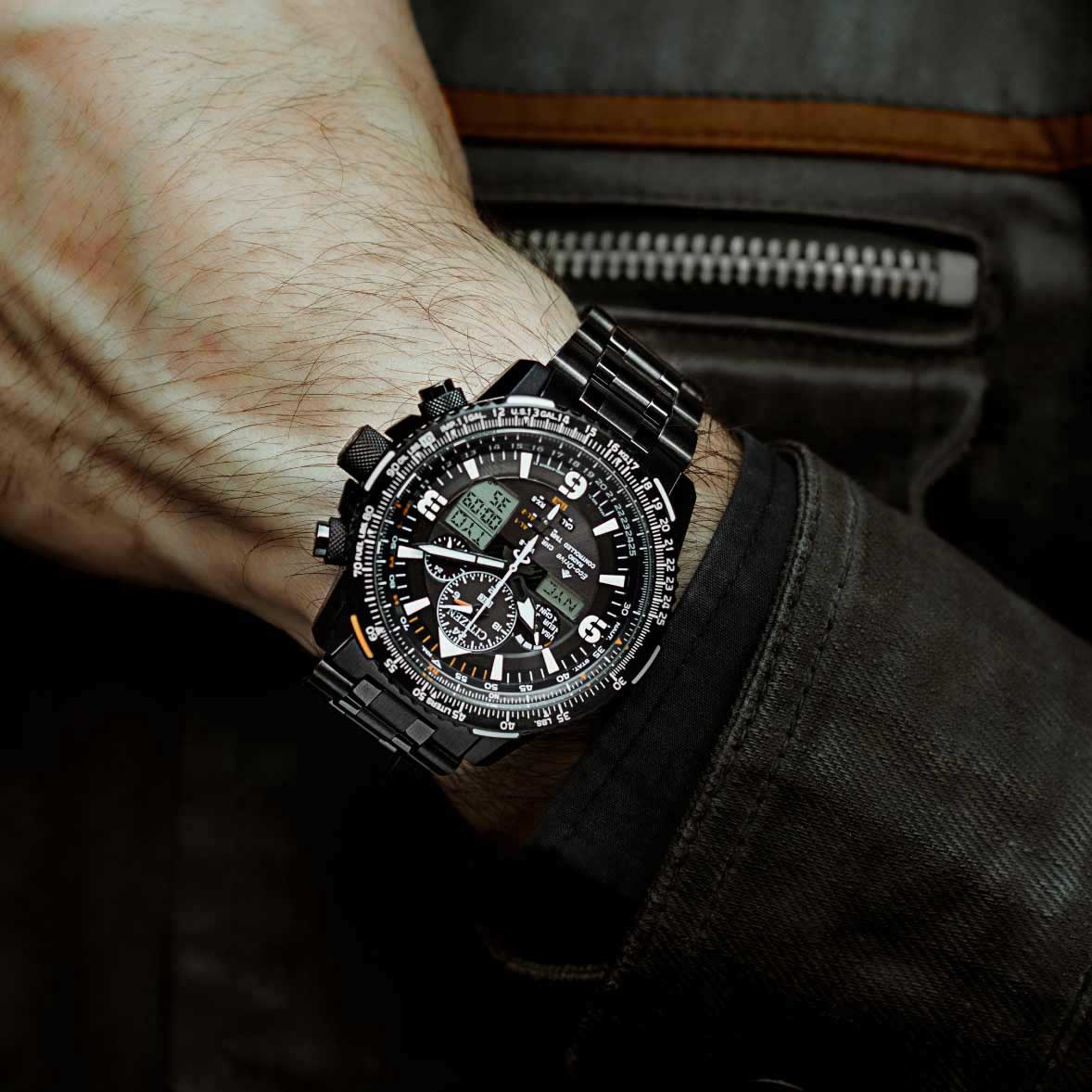 Citizen Citizen Promaster JY8085-81E , наручные мужские часы фото под углом