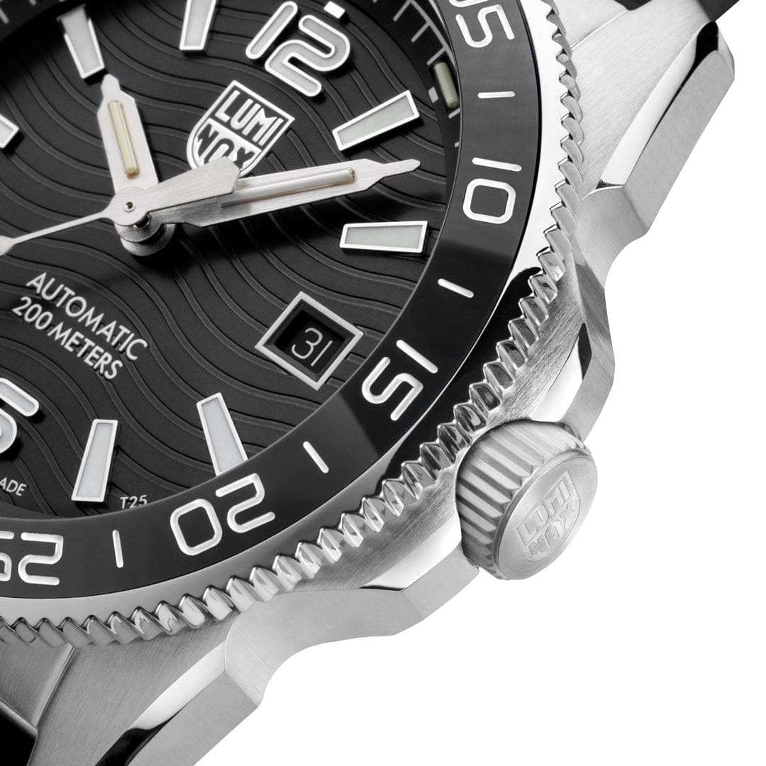 Luminox Luminox Pacific Diver Automatic XS.3101, sea швейцария мужские часы на браслете каучук боковой вид