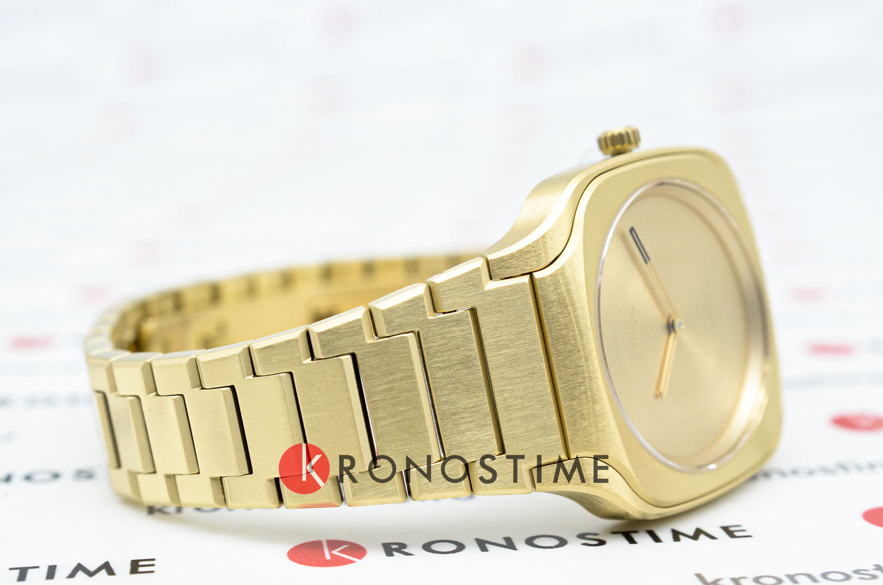 D1 Milano D1 Milano Square Disco Gold SQBL03,  италия мужские часы на браслете нержавеющая сталь с pvd-покрытием боковой вид