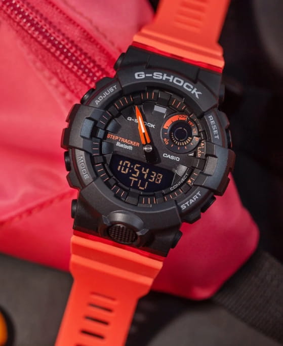 Casio Casio G-Shock GMA-B800SC-1A4 электронные мужские часы часы крупный план черный циферблата