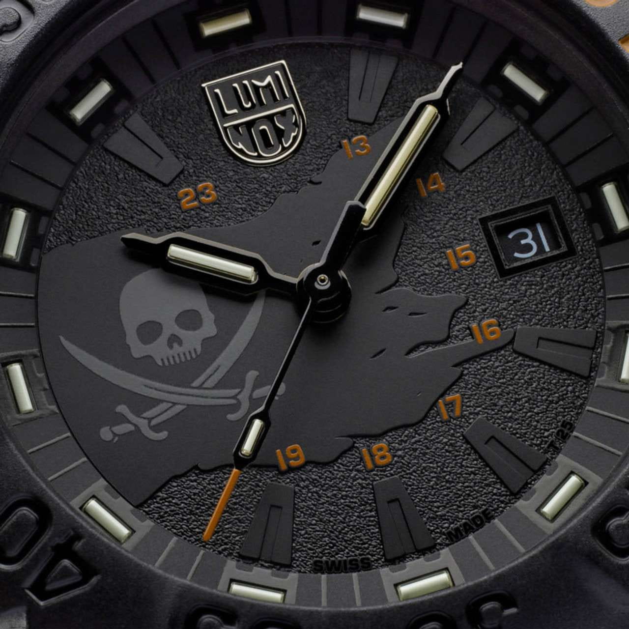 Luminox Luminox Pirates 3050 Series - Limited Edition XS.3051.PIR.LE , наручные мужские часы фото под углом