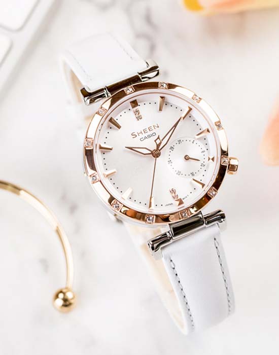 Casio SHE-4051PGL-7A женские часы застежка крупным планом