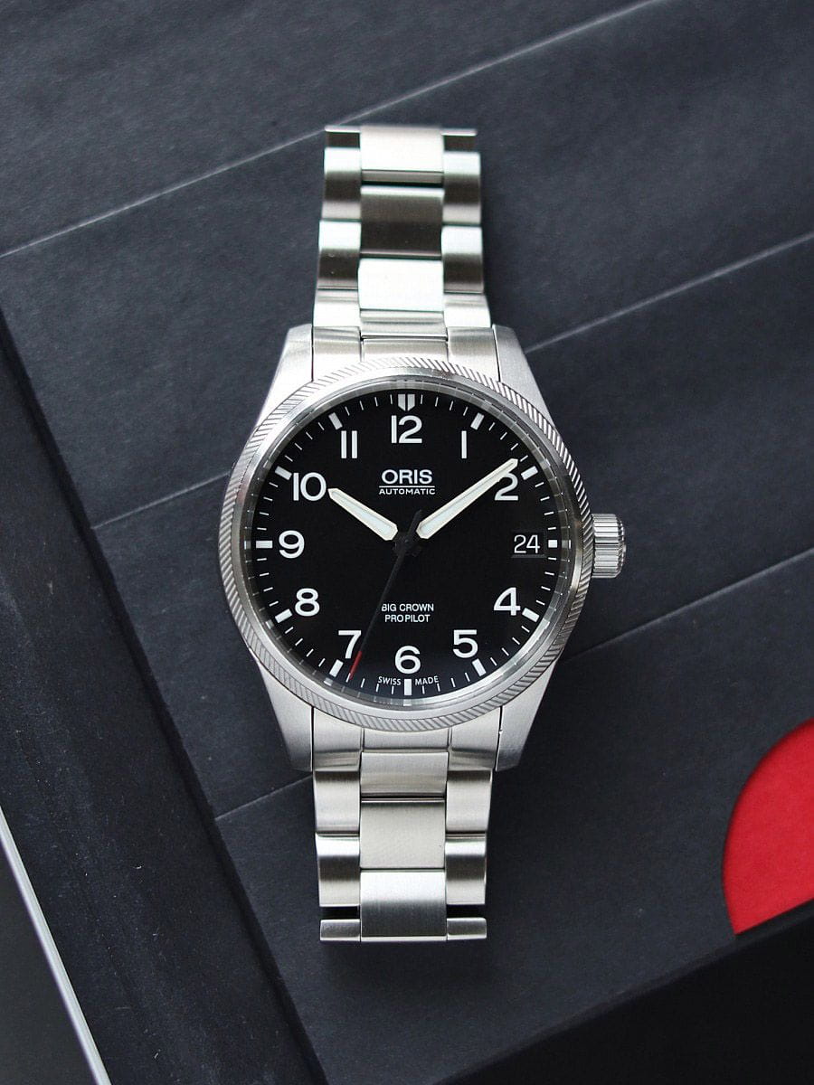 Oris 01 751 7761 4164-07 8 20 08 мужские часы застежка крупным планом