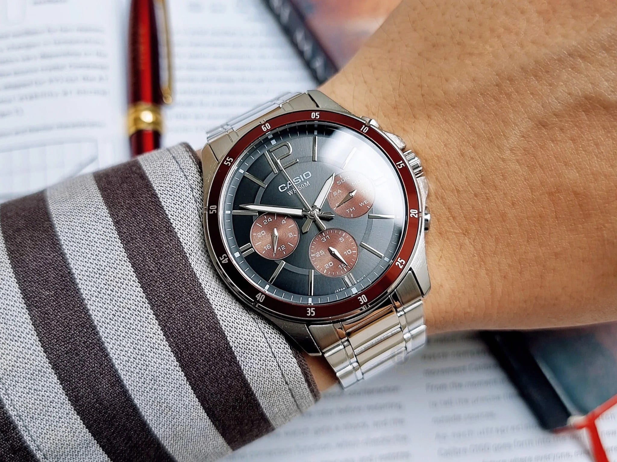 Casio Casio Collection MTP-1374D-5AVDF(MTP-1374D-5A) , наручные мужские часы фото под углом