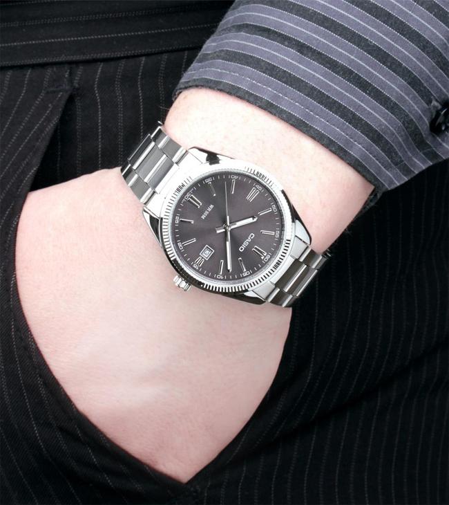 Casio Casio Collection LTP-1302D-1A1 кварцевые женские часы часы крупный план черный циферблата