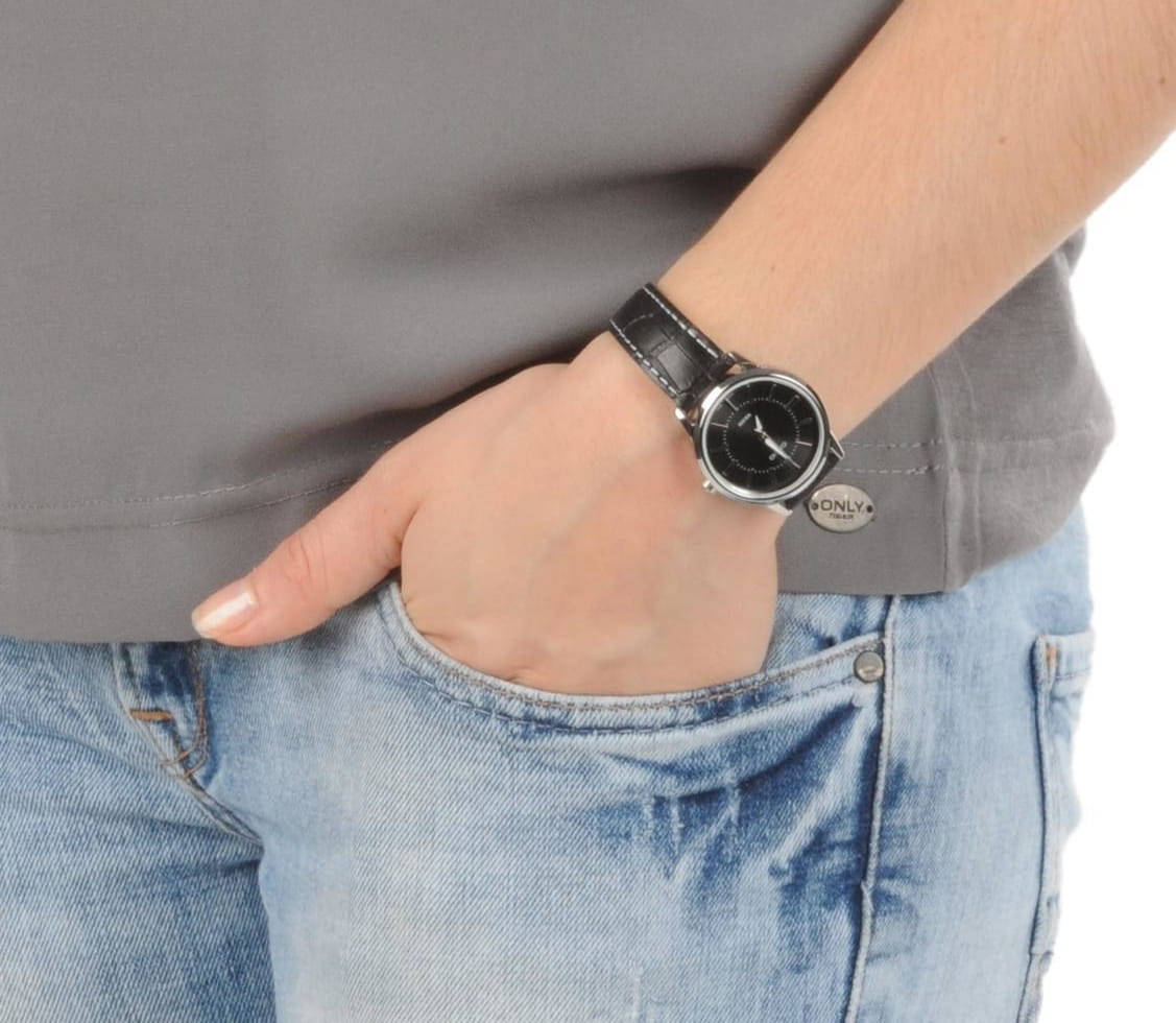 Casio Casio LTP-1303L-1A , наручные женские часы фото под углом