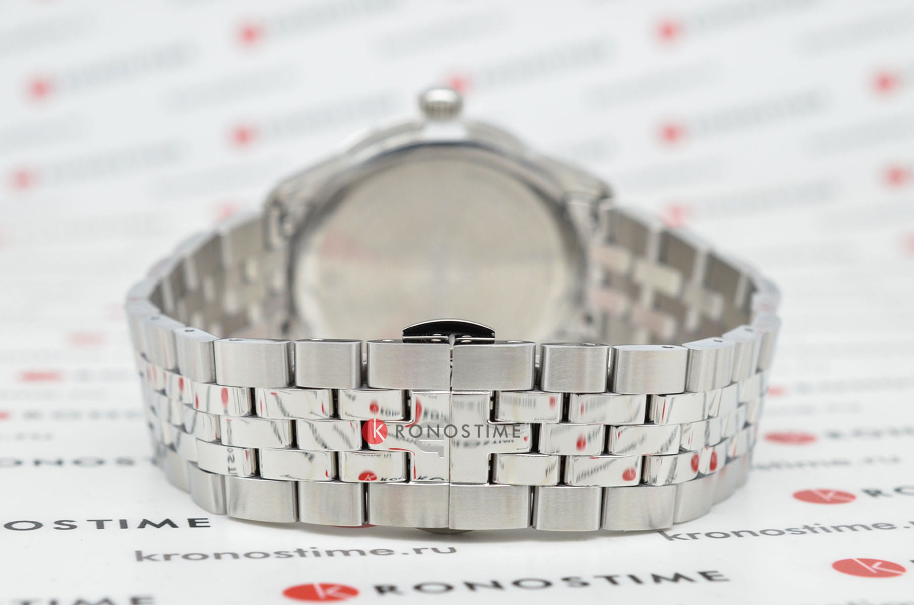 Maurice Lacroix Maurice Lacroix 1975 751007-SS002-130-1 кварцевые мужские часы часы крупный план серебристый циферблата