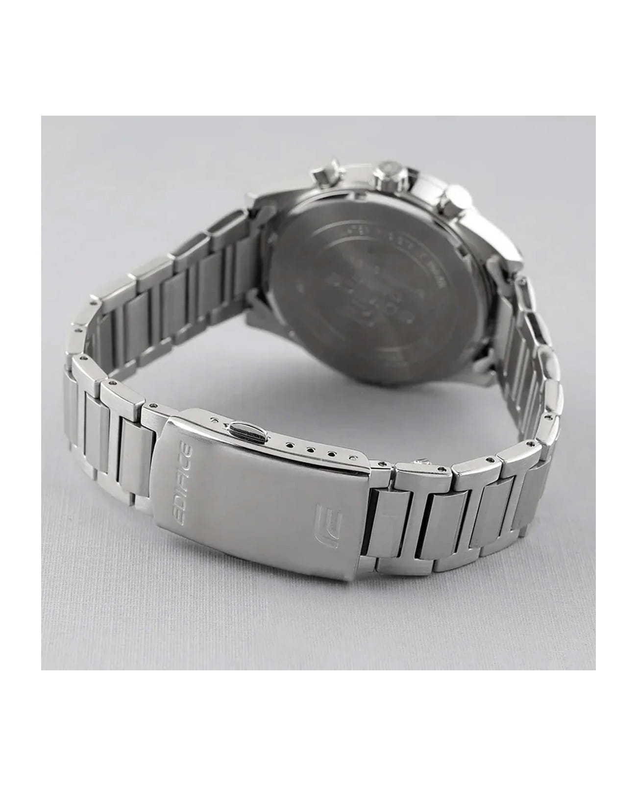 Casio EFB-710D-2A мужские часы застежка крупным планом