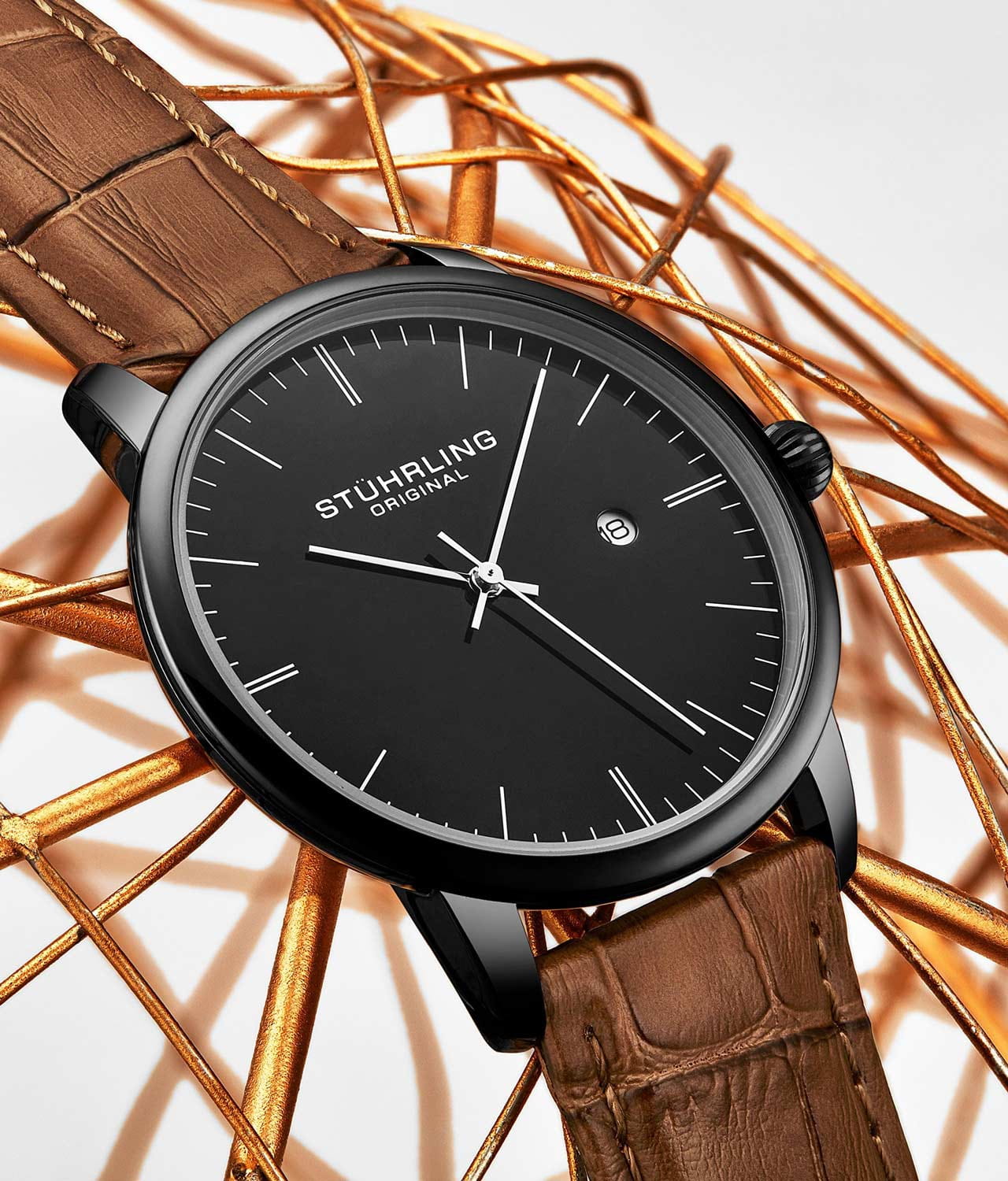 Stuhrling Stuhrling Rasa 3997.5 кварцевые мужские часы часы крупный план черный циферблата