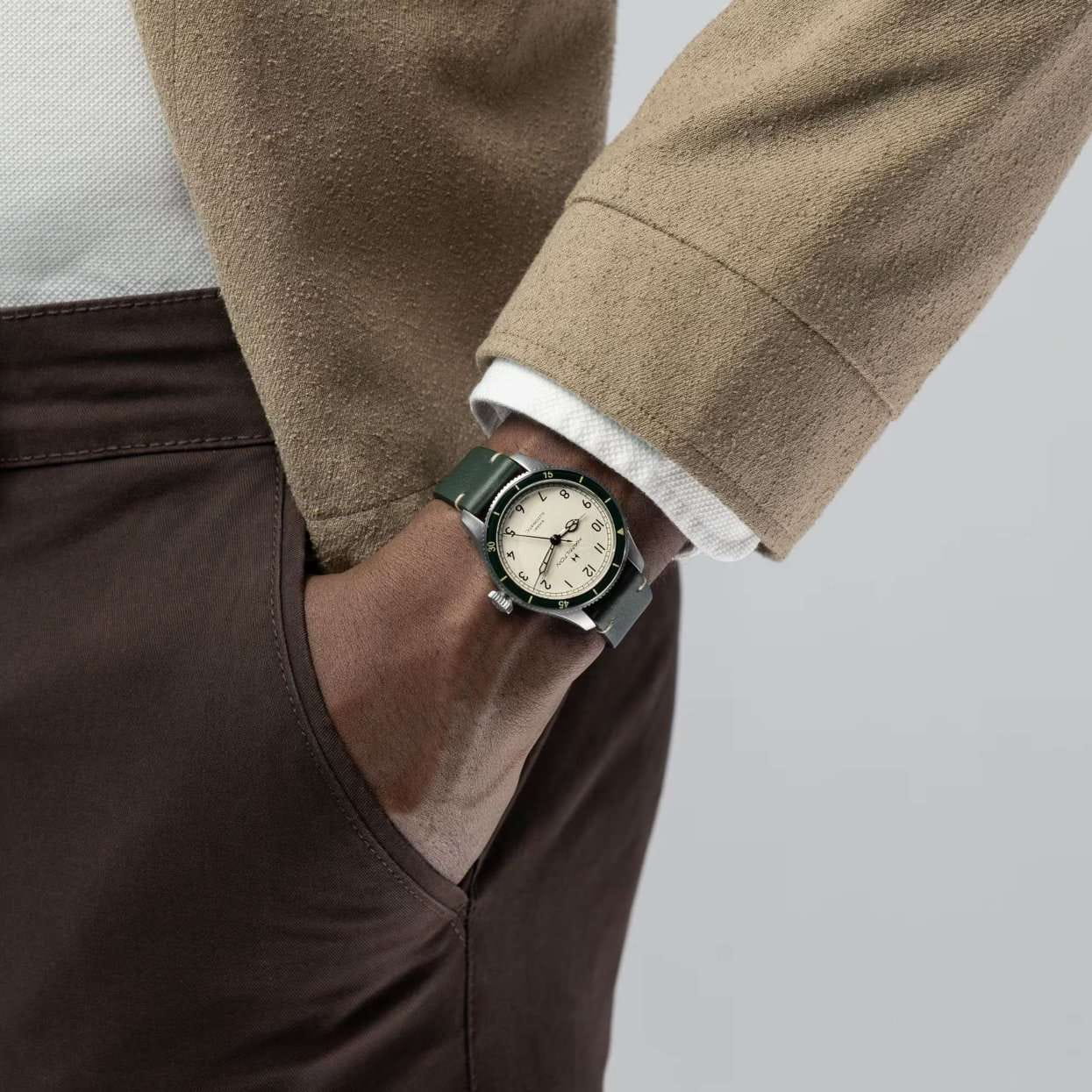 Hamilton Hamilton Khaki Aviation Pilot Pioneer Auto 38mm H76255810  - задняя крышка металл сталь корпуса, швейцария часы