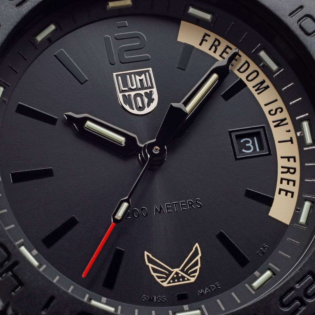 Оригинальные часы Luminox Luminox Volition America ‘Freedom Isn't Free' XS.3121.BO.VOL.FR кварцевые калибр механизма ronda 515 общий вид