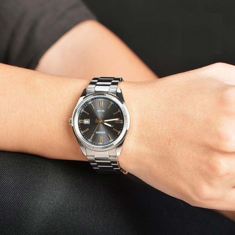 Casio Casio Collection LTP-1302D-1A1 , наручные женские часы фото под углом