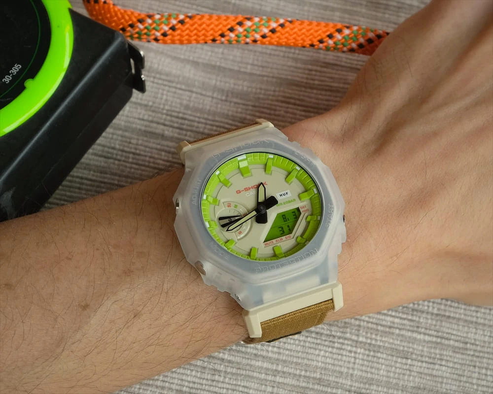 Casio Casio G-Shock GA-2100HUF-5A GA-2100, наручные мужские часы фото под углом