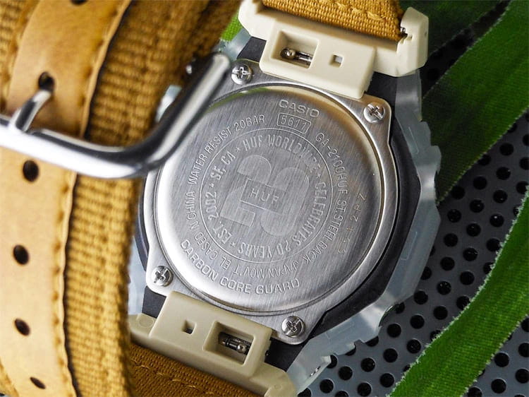 Casio Casio G-Shock GA-2100HUF-5A электронные мужские часы часы крупный план зеленый циферблата