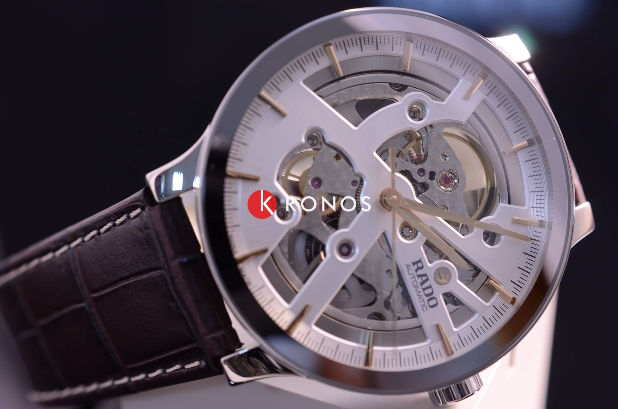 Rado R30179105 мужские часы застежка крупным планом