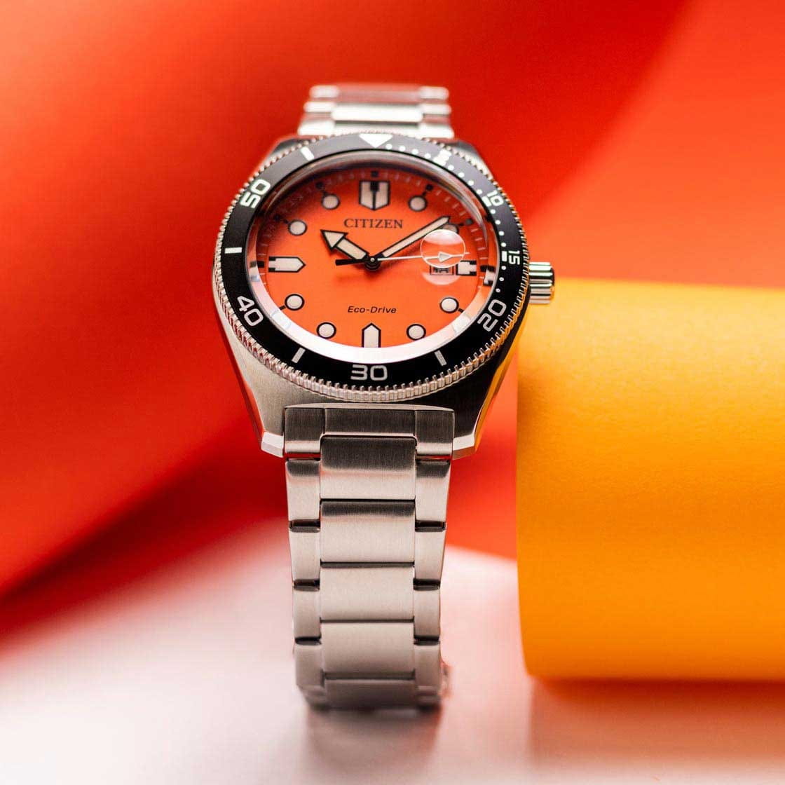 Citizen Citizen Eco-Drive AW1760-81X кварцевые мужские часы часы крупный план оранжевый циферблата