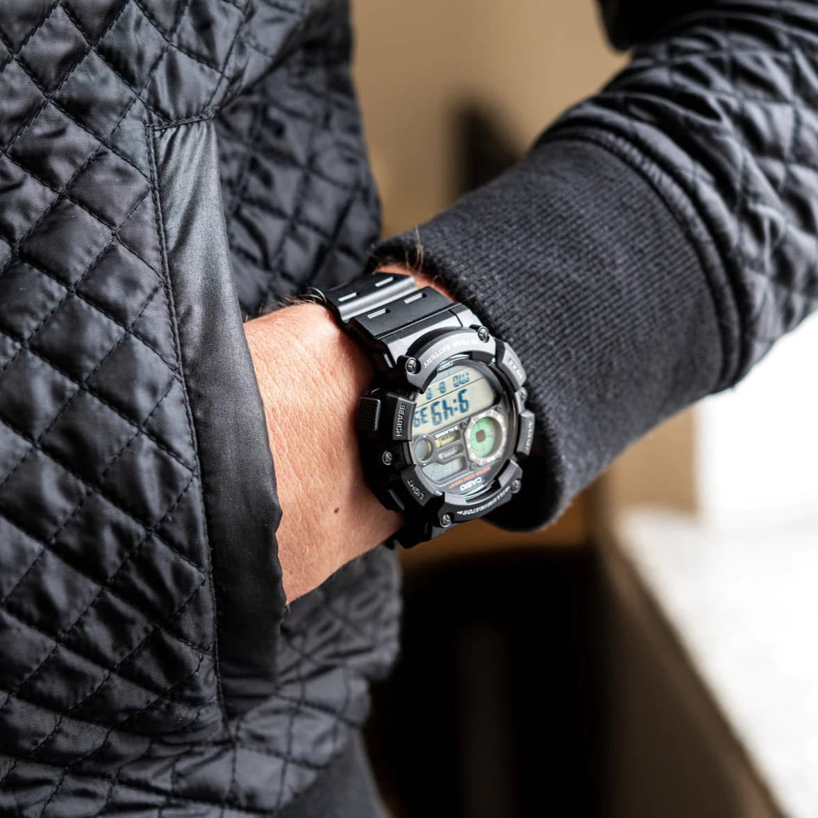 Casio Casio Collection WS-1500H-1AVEF , наручные мужские часы фото под углом