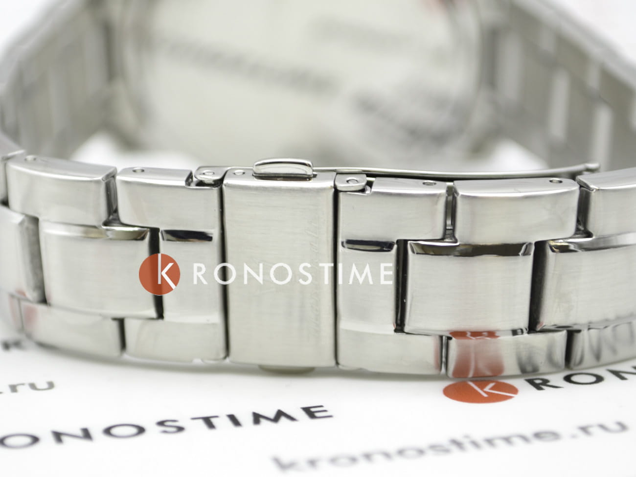 Maserati R8853121004 мужские часы застежка крупным планом