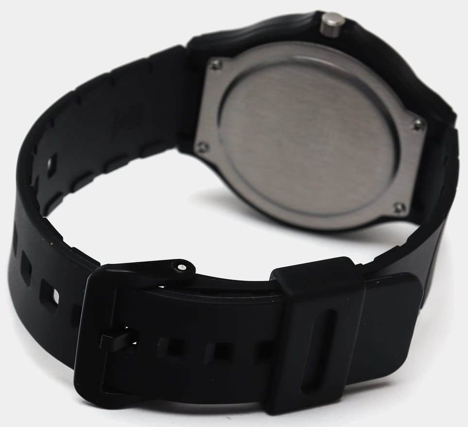 Casio Casio MW-240-7E кварцевые мужские часы часы крупный план белый циферблата