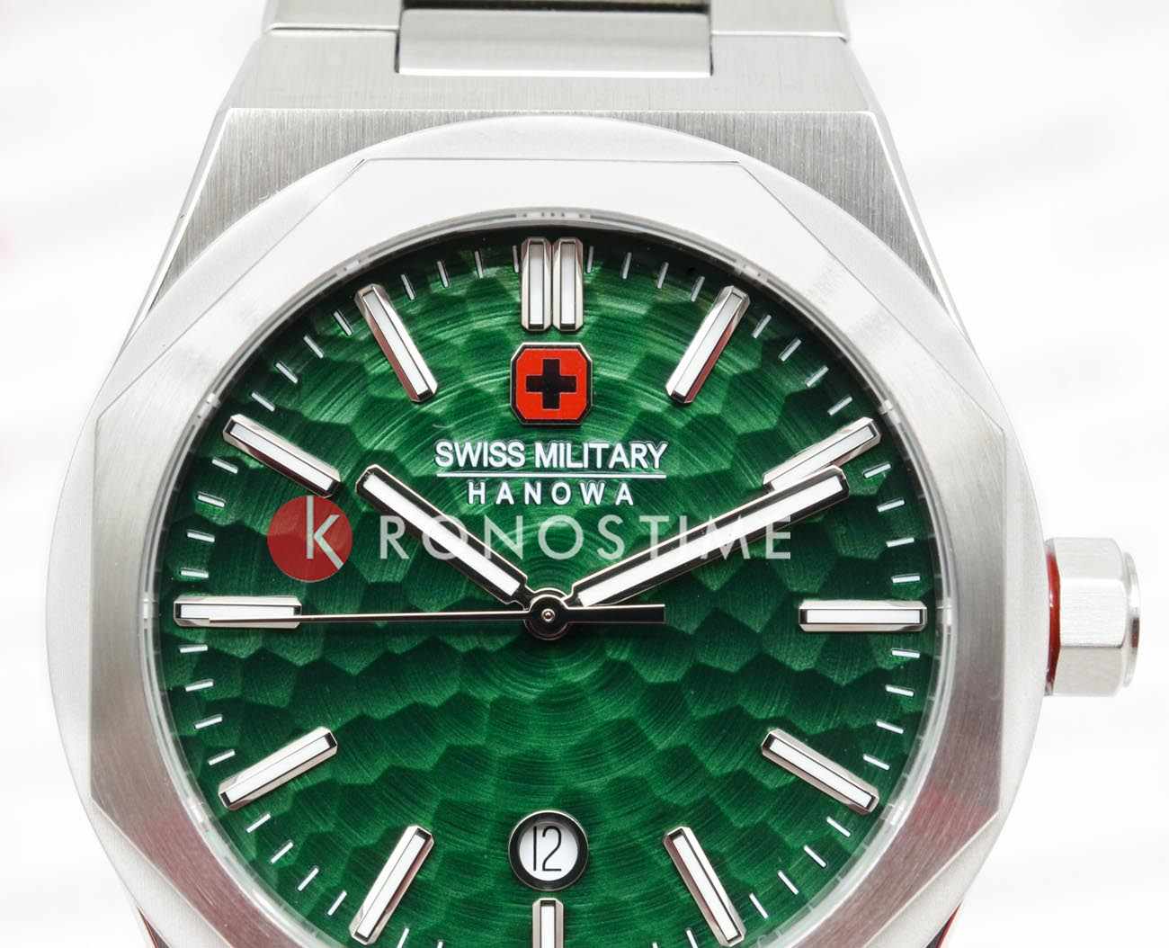 Swiss Military Hanowa Swiss Military Hanowa Octon Hammered SMWGH2101906, roadrunner швейцария мужские часы на браслете нержавеющая сталь боковой вид