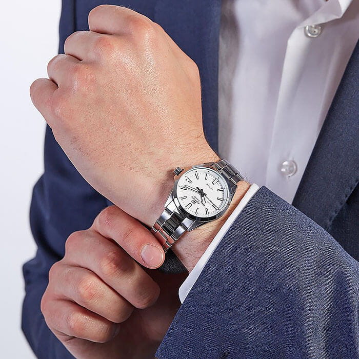 Casio Casio Edifice EFV-110D-7A, edifice япония мужские часы на браслете нержавеющая сталь боковой вид