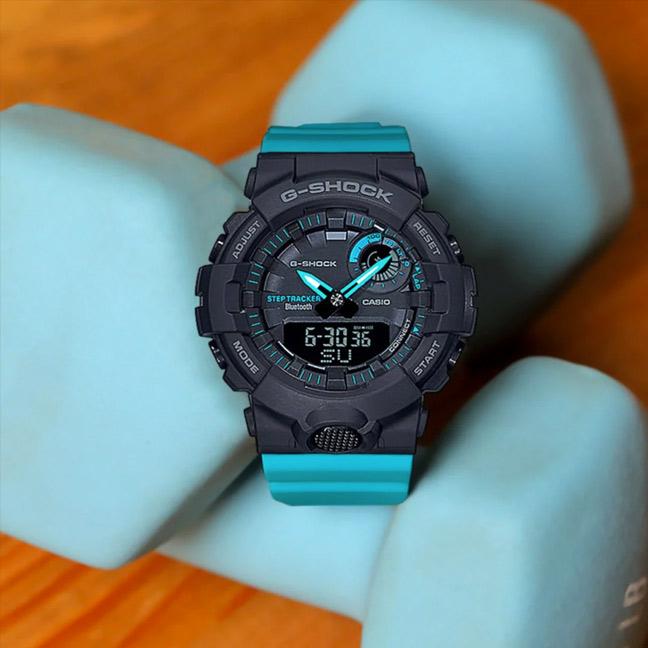 Casio GMA-B800SC-1A2 мужские часы застежка крупным планом