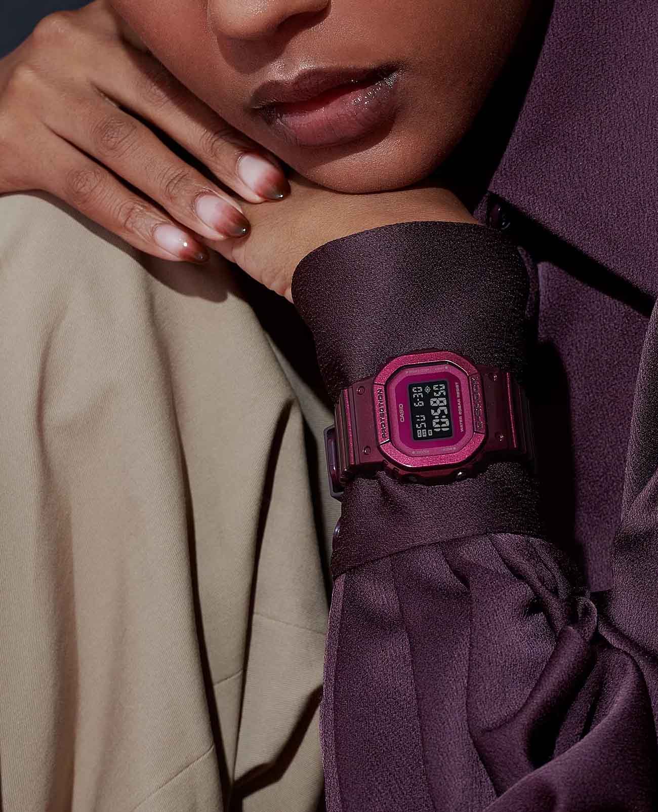 Casio Casio G-Shock GMD-S5600RB-4DR (GMD-S5600RB-4) , наручные женские часы фото под углом