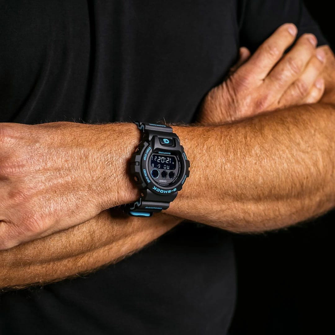 Casio Casio G-Shock DW-6900BWD-1DR мужские часы черный циферблат на запястье